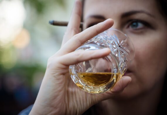 5 Warning Signs That You May Need Alcohol Addiction Treatment